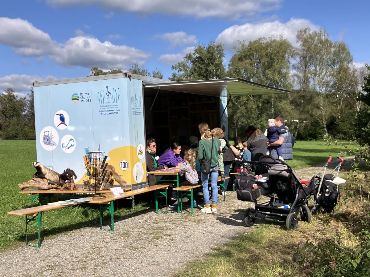MoorMobil "MoMo" des Naturschutzzentrums Wihelmsdorf im Einsatz auf dem Tag der Natur in Wilhelmsdorf